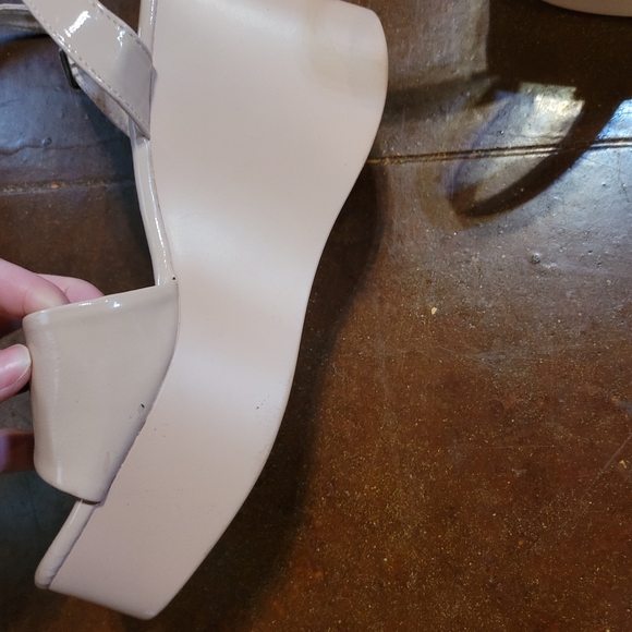 Women's Cream Platform Sandals - Picture 6 of 12
